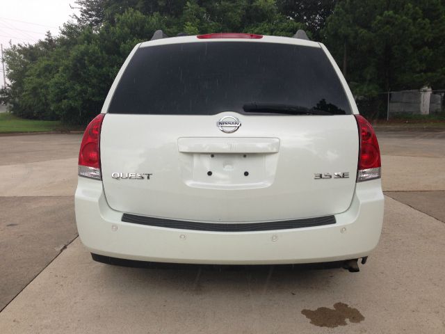 2004 Nissan Quest LE