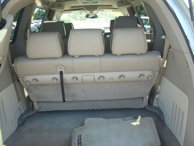 2004 Nissan Quest LE