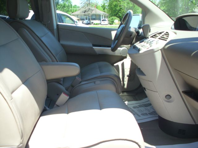 2004 Nissan Quest LE