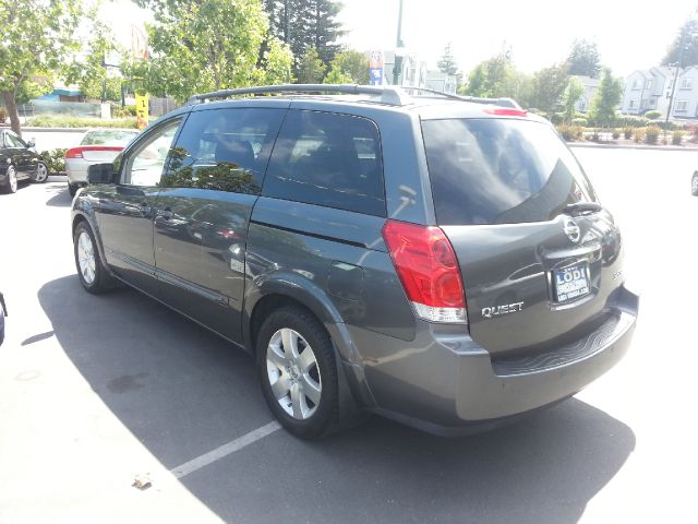 2004 Nissan Quest LE