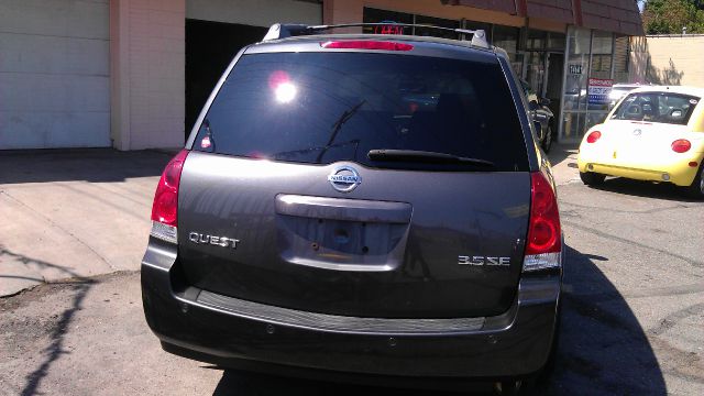 2004 Nissan Quest LE