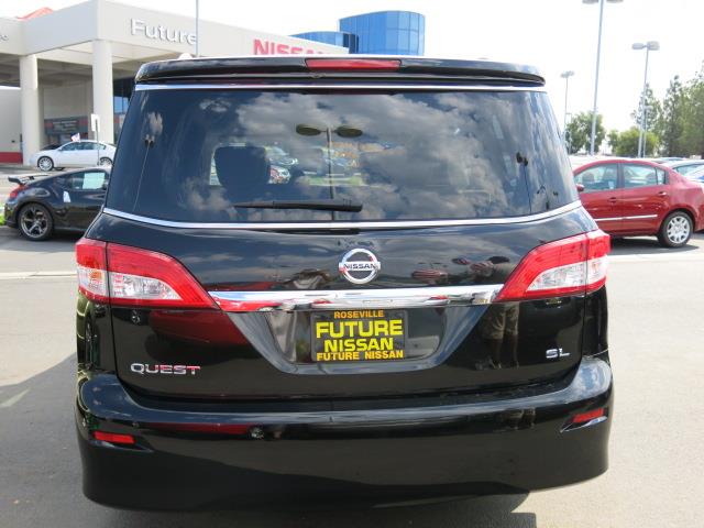 2012 Nissan Quest FWD 4dr