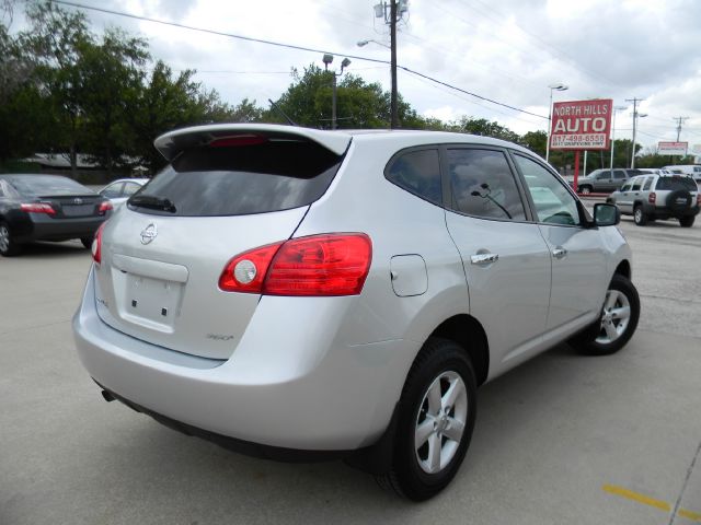 2010 Nissan Rogue Touring / AWD