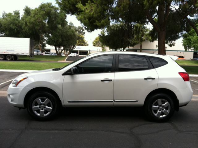 2011 Nissan Rogue Touring / AWD