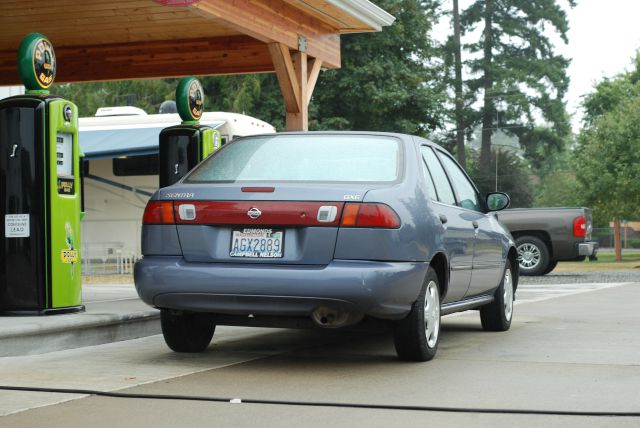 1998 Nissan Sentra Base