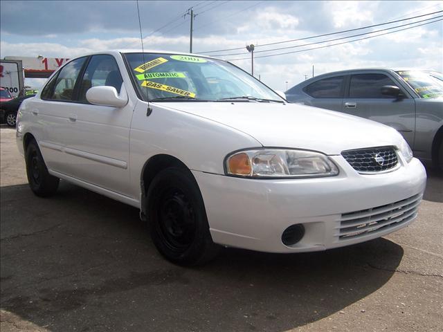 2001 Nissan Sentra 4dr Sdn I4 Manual LE (natl) Sedan