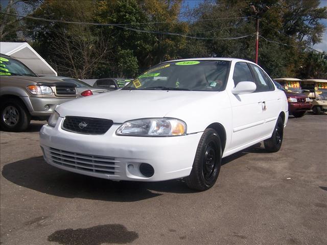 2001 Nissan Sentra 4dr Sdn I4 Manual LE (natl) Sedan