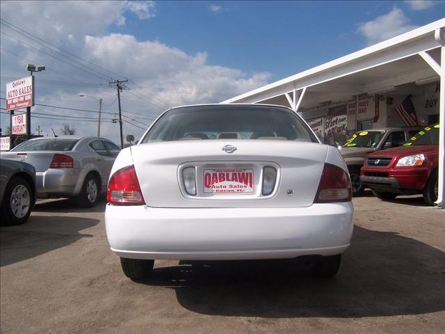 2001 Nissan Sentra 4dr Sdn I4 Manual LE (natl) Sedan