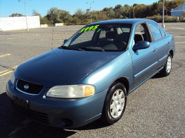 2001 Nissan Sentra 4dr Sdn I4 Manual LE (natl) Sedan