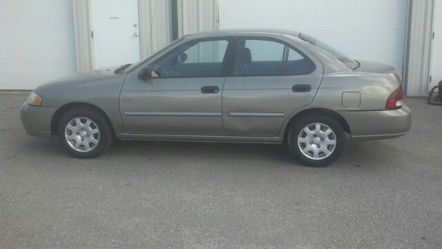 2001 Nissan Sentra 4dr Sdn I4 Manual LE (natl) Sedan