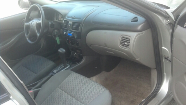 2001 Nissan Sentra 4dr Sdn I4 Manual LE (natl) Sedan