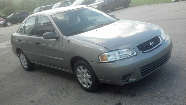 2001 Nissan Sentra 4dr Sdn I4 Manual LE (natl) Sedan