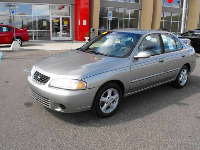 2001 Nissan Sentra 4dr Sdn I4 Manual LE (natl) Sedan