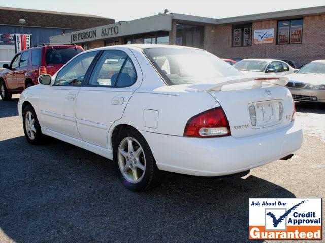 2001 Nissan Sentra Deluxe 5-spd