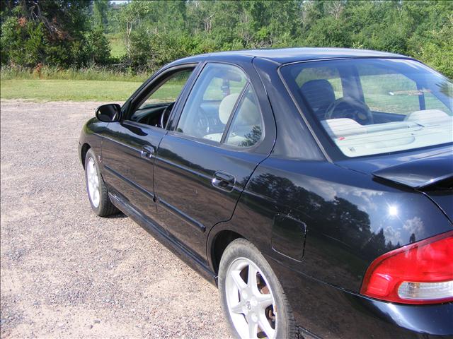 2002 Nissan Sentra Crew Cab Standard Box 4-wheel Drive SLE