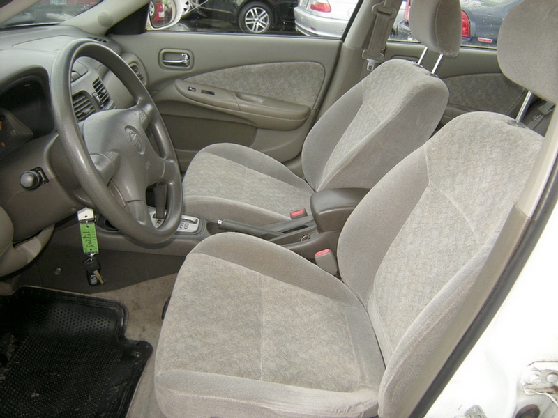 2002 Nissan Sentra 4dr Sdn I4 Manual LE (natl) Sedan