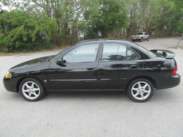 2002 Nissan Sentra Crew Cab Standard Box 4-wheel Drive SLE