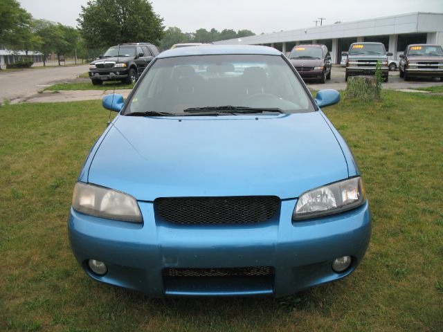 2002 Nissan Sentra Crew Cab Standard Box 4-wheel Drive SLE