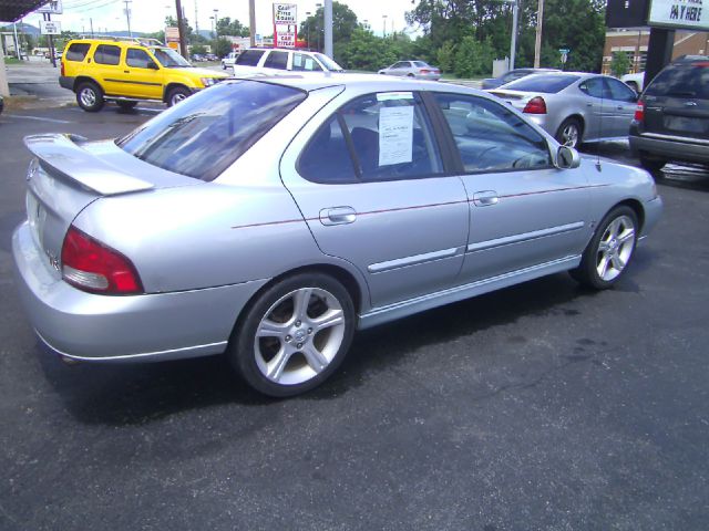 2002 Nissan Sentra Crew Cab Standard Box 4-wheel Drive SLE