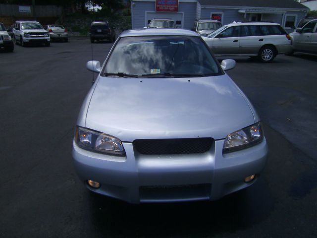 2002 Nissan Sentra Crew Cab Standard Box 4-wheel Drive SLE