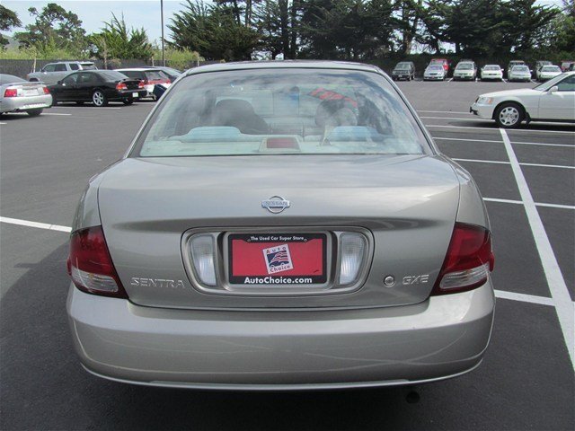 2002 Nissan Sentra 4dr Sdn I4 Manual LE (natl) Sedan