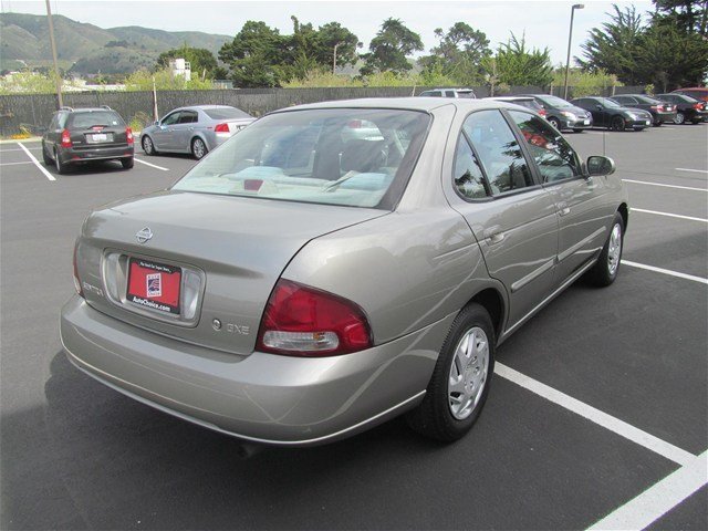 2002 Nissan Sentra 4dr Sdn I4 Manual LE (natl) Sedan