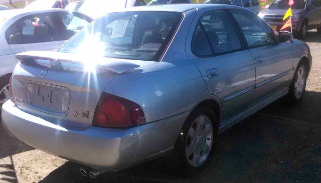 2004 Nissan Sentra Crew Cab Standard Box 4-wheel Drive SLE