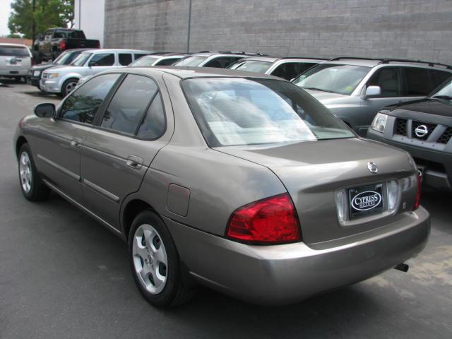 2004 Nissan Sentra FWD 4dr SEL