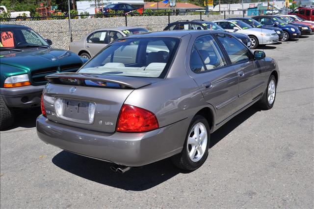 2004 Nissan Sentra Pickupslt Quad Cab SWB 4WD 4x4 Truck