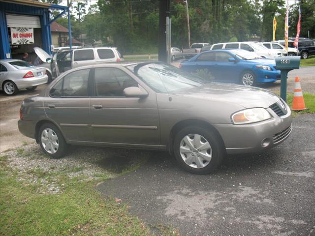 2004 Nissan Sentra DE 4-door