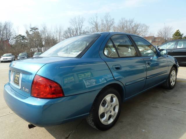 2004 Nissan Sentra Crew Cab Standard Box 2-wheel Drive SLE