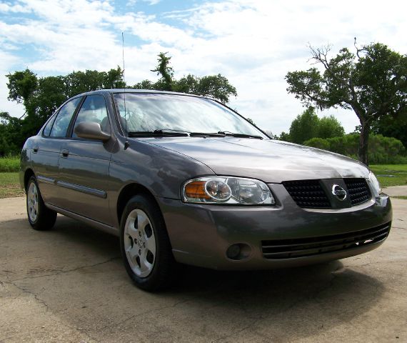 2004 Nissan Sentra DE 4-door