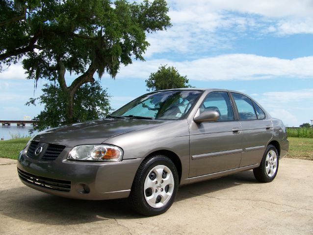 2004 Nissan Sentra DE 4-door