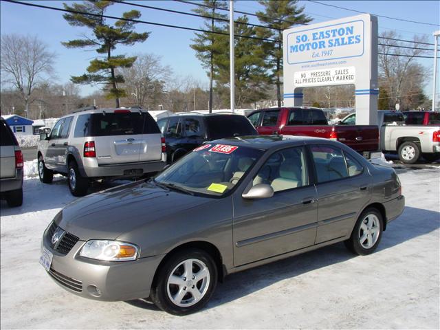 2004 Nissan Sentra 2WD Crew Cab 140.5 Laramie