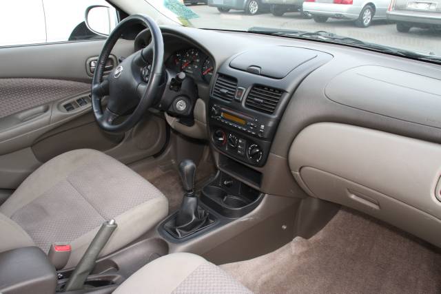 2004 Nissan Sentra E43