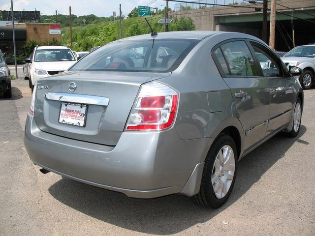 2010 Nissan Sentra 4matic 4dr 3.5L AWD SUV