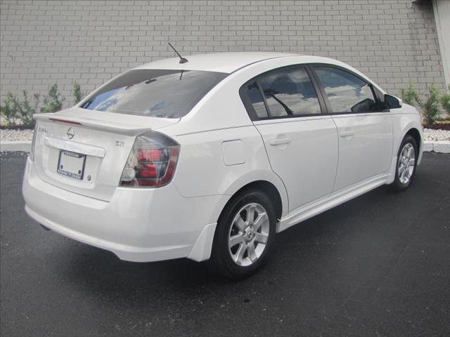 2011 Nissan Sentra 2dr Carrera 4 S Cpe 6-spd Manual Coupe