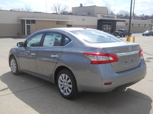 2013 Nissan Sentra 4.6L Eddie Bauer