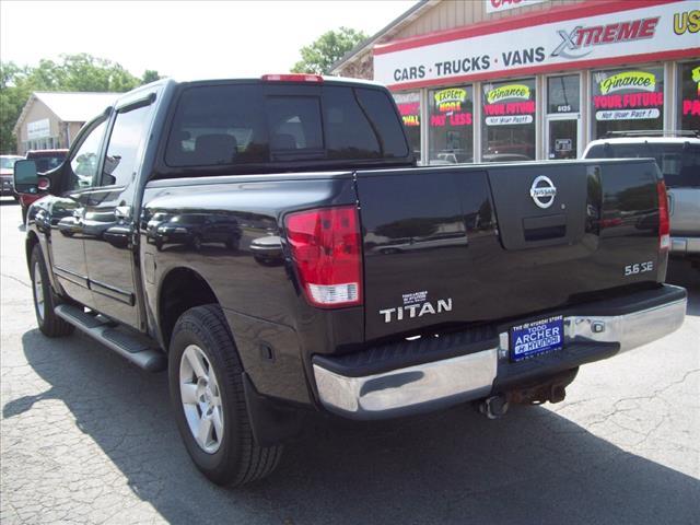 2004 Nissan Titan SE