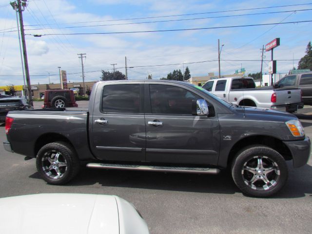 2004 Nissan Titan GLS Touring A/T