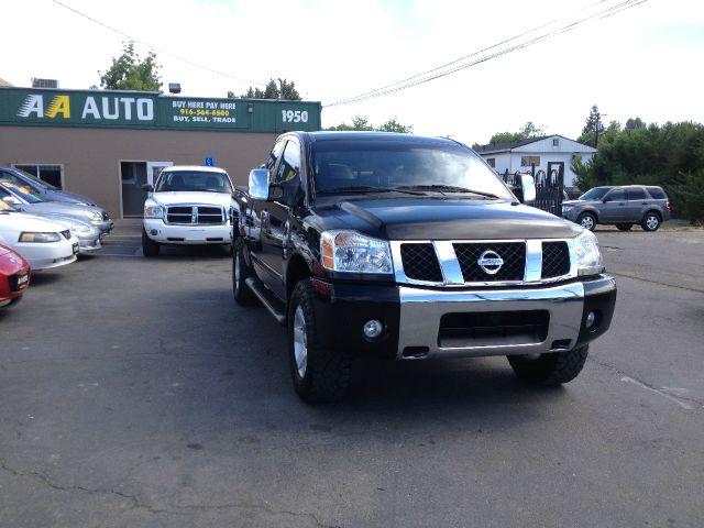 2004 Nissan Titan 4dr Eddie Bauer SUV