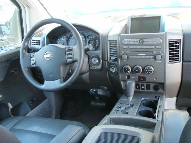 2004 Nissan Titan GLS Touring A/T