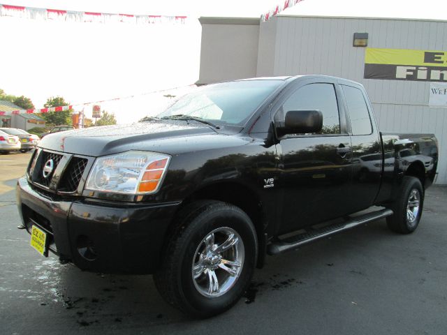 2004 Nissan Titan 4dr Eddie Bauer SUV