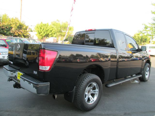 2004 Nissan Titan 4dr Eddie Bauer SUV