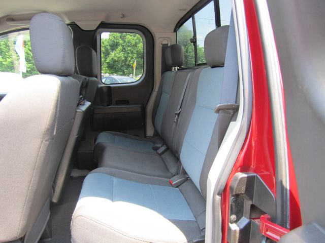 2004 Nissan Titan 4dr Eddie Bauer SUV