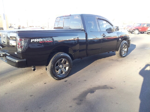 2004 Nissan Titan 2WD Double CAB V6 AUTO LS