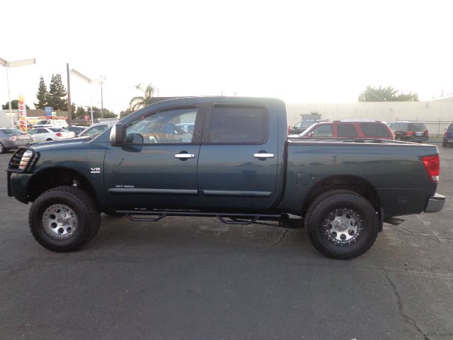 2004 Nissan Titan 4X4 Le3rd Rowone Owner