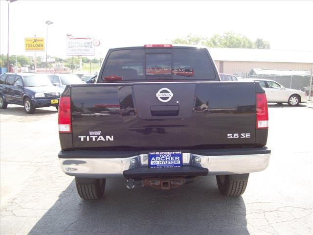 2004 Nissan Titan SE