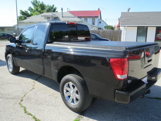 2004 Nissan Titan 4dr Eddie Bauer SUV