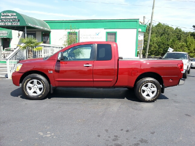 2004 Nissan Titan SE 2WD